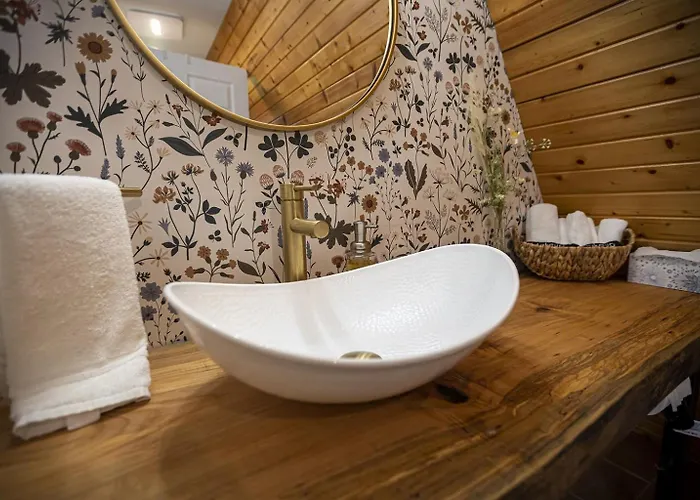 Scenic 2br A-frame W Hot Tub & Views Holiday home